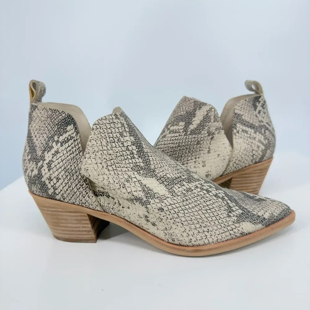 Dolce Vita Sonni Leather Whte/Black Snake Print Pointy Toe Ankle Bootie US 9